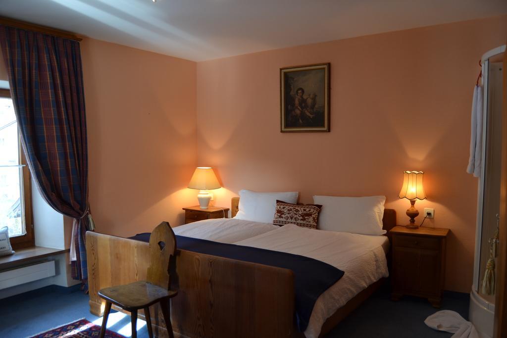 Garni Fluela Susch Hotel Room photo